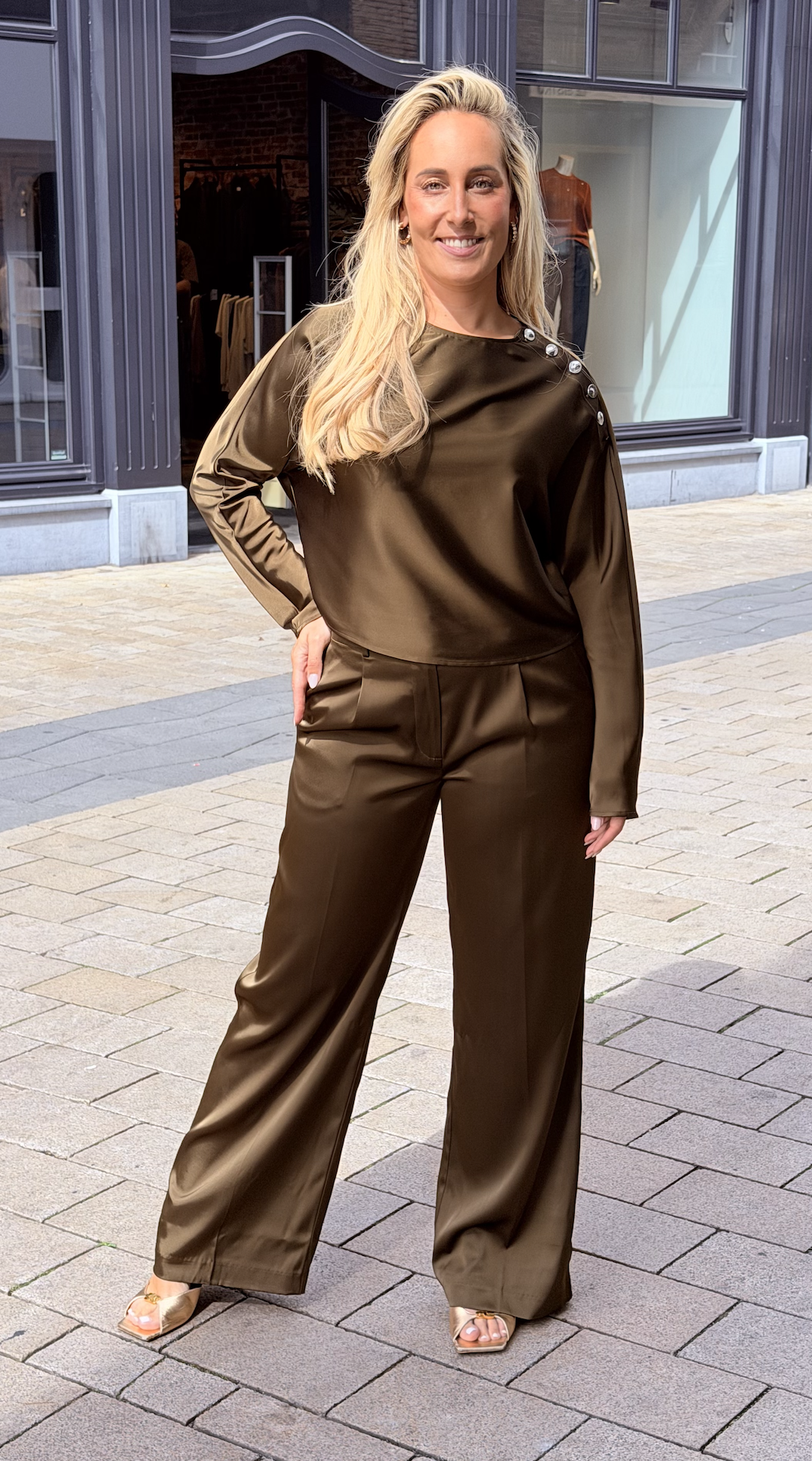 Leiva bold satin button detail top