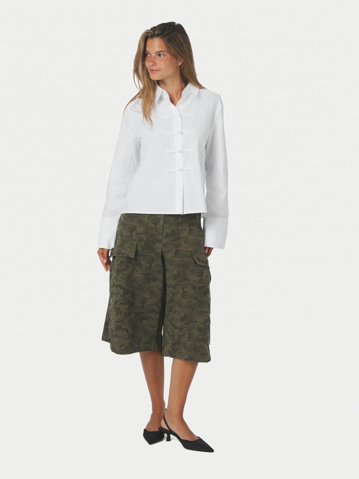 Islana Camou Shorts