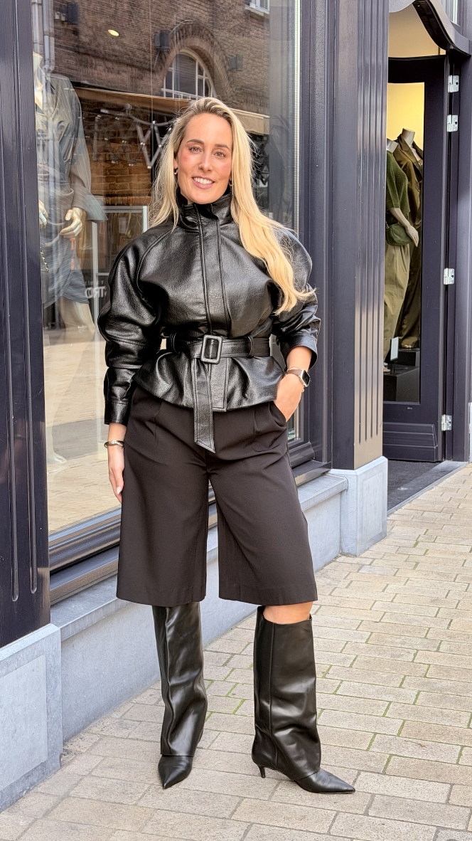 Rima Solid Shorts Black