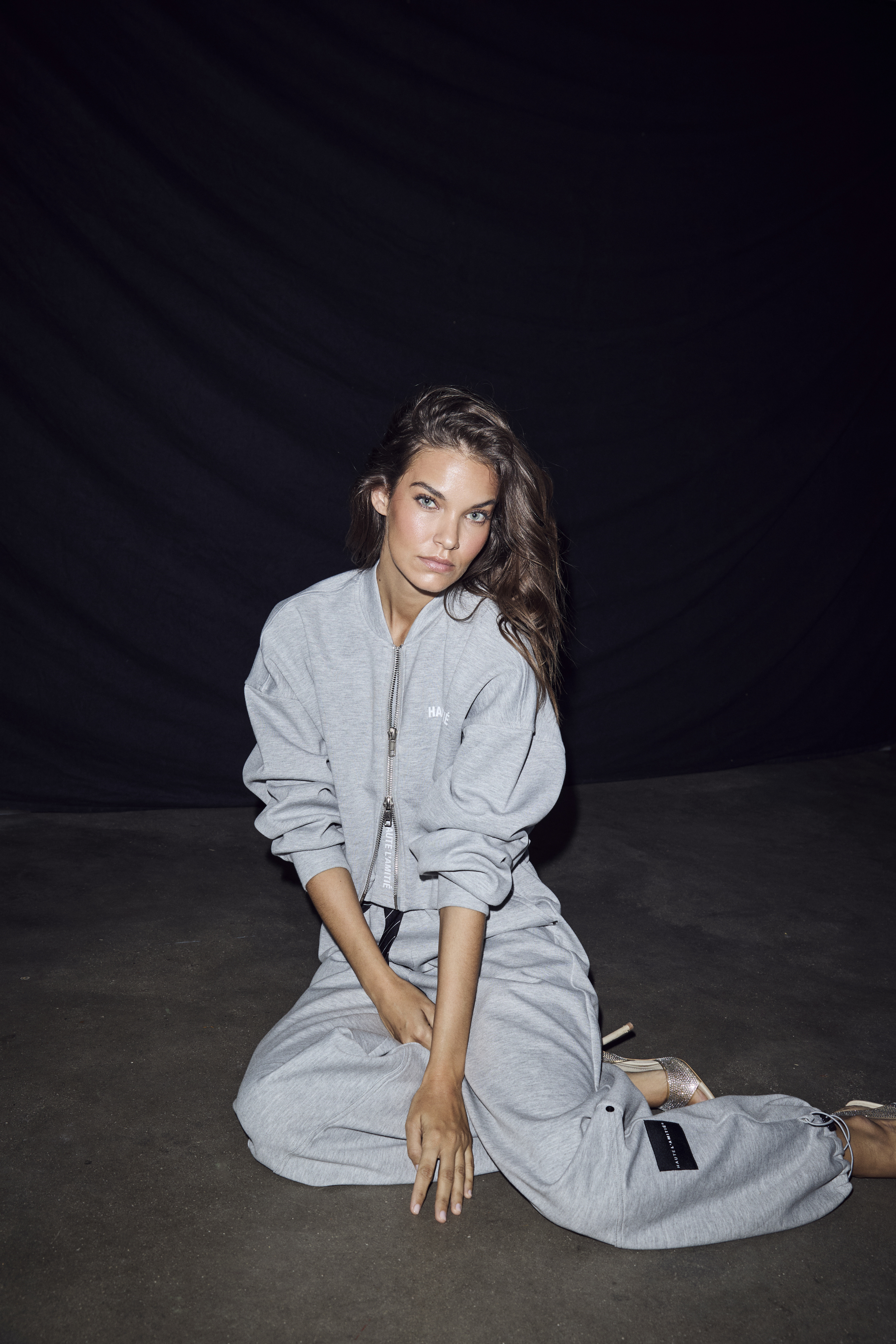 Maxi Crop Zip Sweat