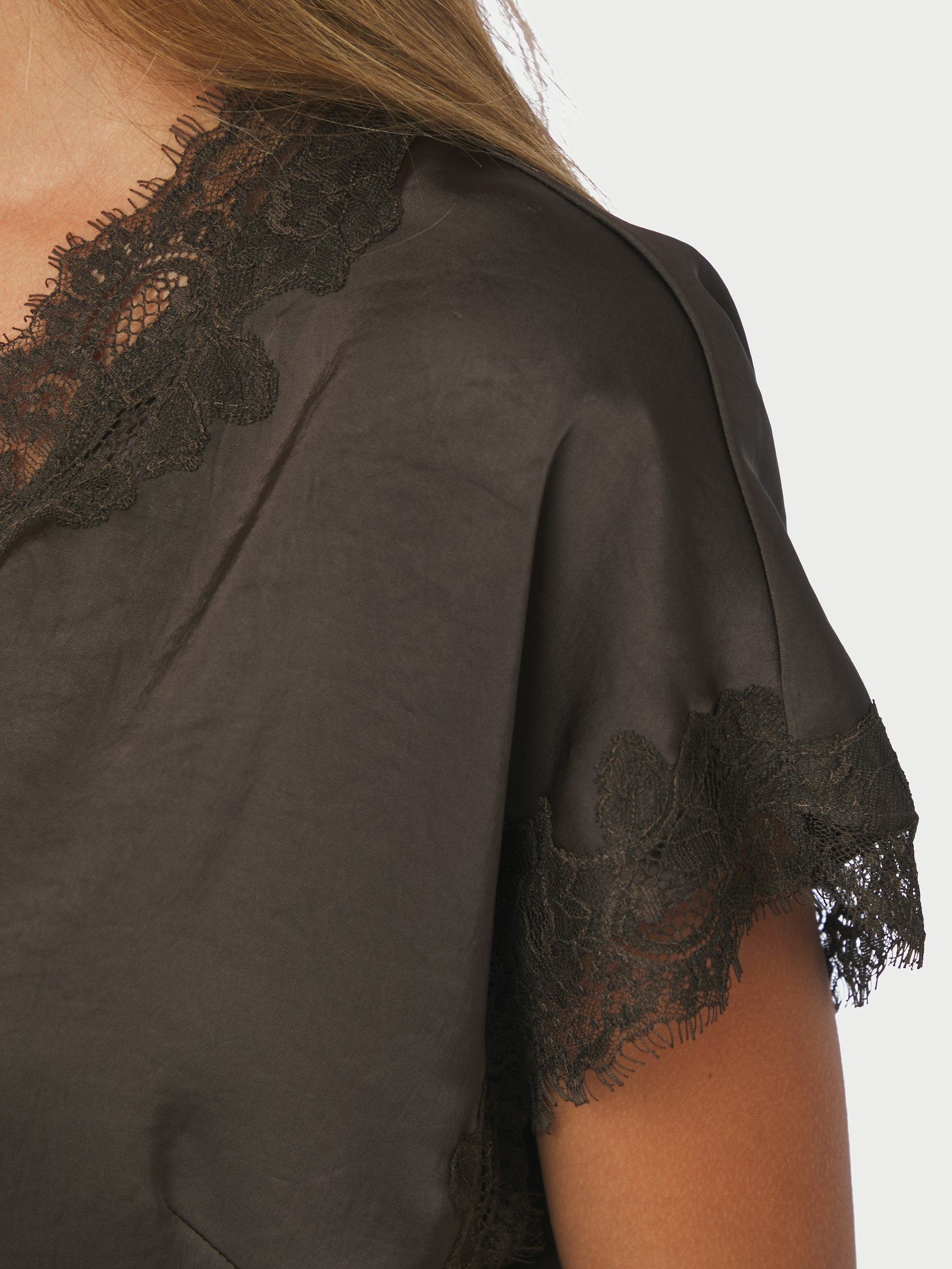 Benera Heavy Sateen Lace Blouse