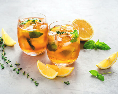De beste ice-tea theesoorten voor een zomerse verfrissing