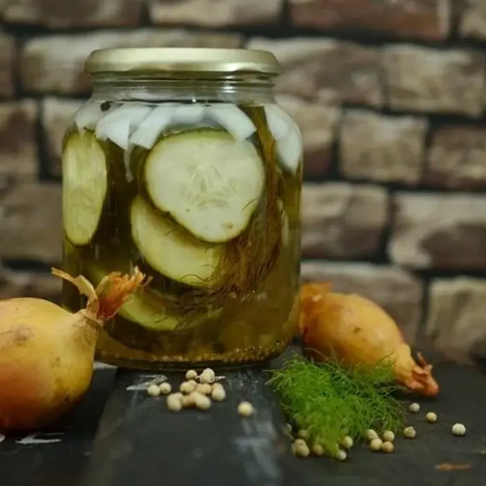 Recept voor zoetzure inmaak van komkommer en wortel