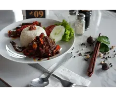 Rendang met daun salamblad