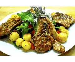 Karbonades Met Gepofte Aardappelen