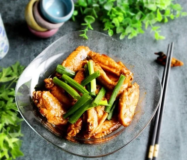 Jamaicaanse kippenvleugels met jerk seasoning