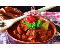 Recept voor goulash stoofpot met kruiden