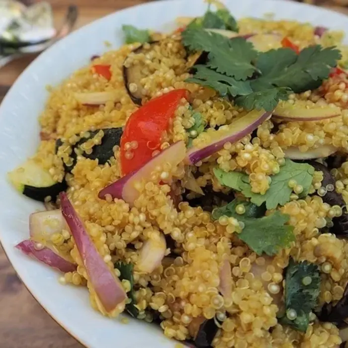 Marokkaanse quinoa salade met geroosterde groenten