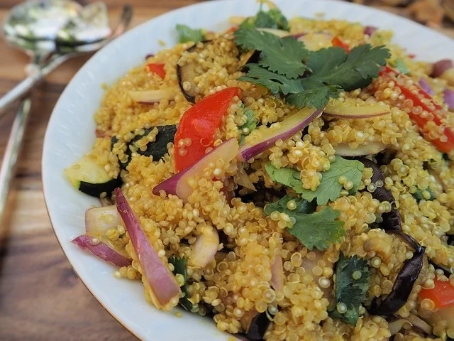 Marokkaanse quinoa salade met geroosterde groenten