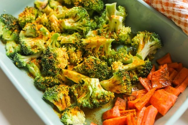 Welke kruiden passen bij broccoli?