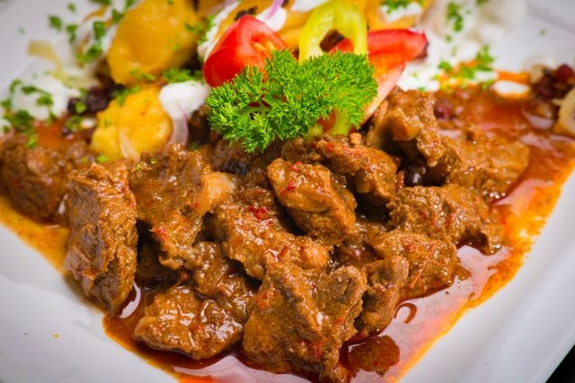 Zelf hachee kruiden maken: zo mix je deze Hollandse klassieker