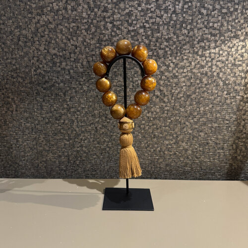 Ketting kralen met dot op standaard  Brons
