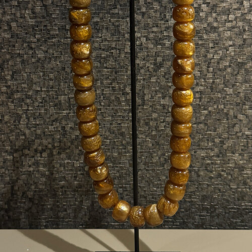 Ketting Kralen op standaard Brons