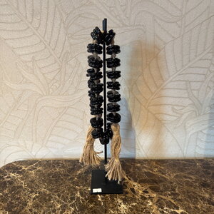 Ketting op voet kralen zwart