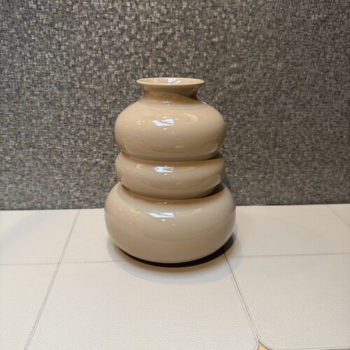 Vaas Beige