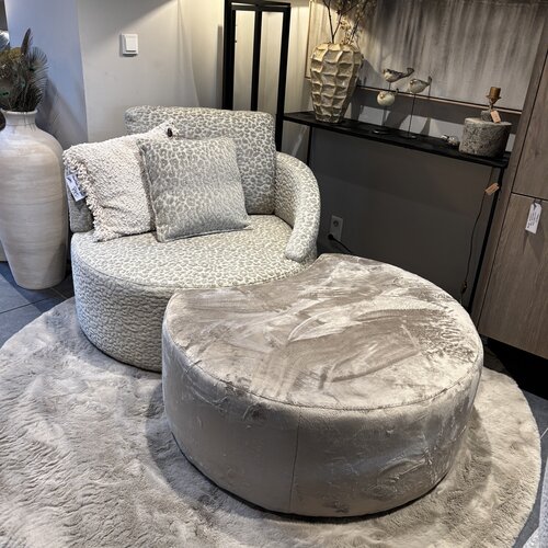 Ronde fauteuil met poef