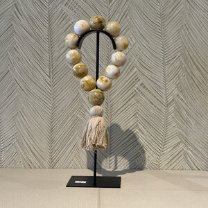 Ketting kralen met dot op beige