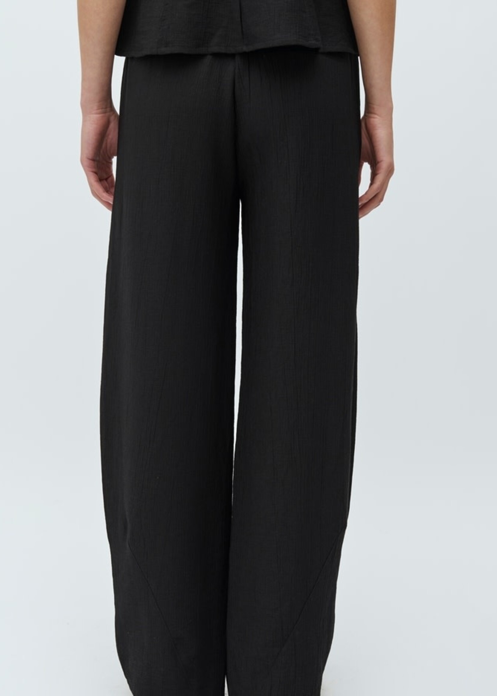 MbyM Emryn-M Remilla