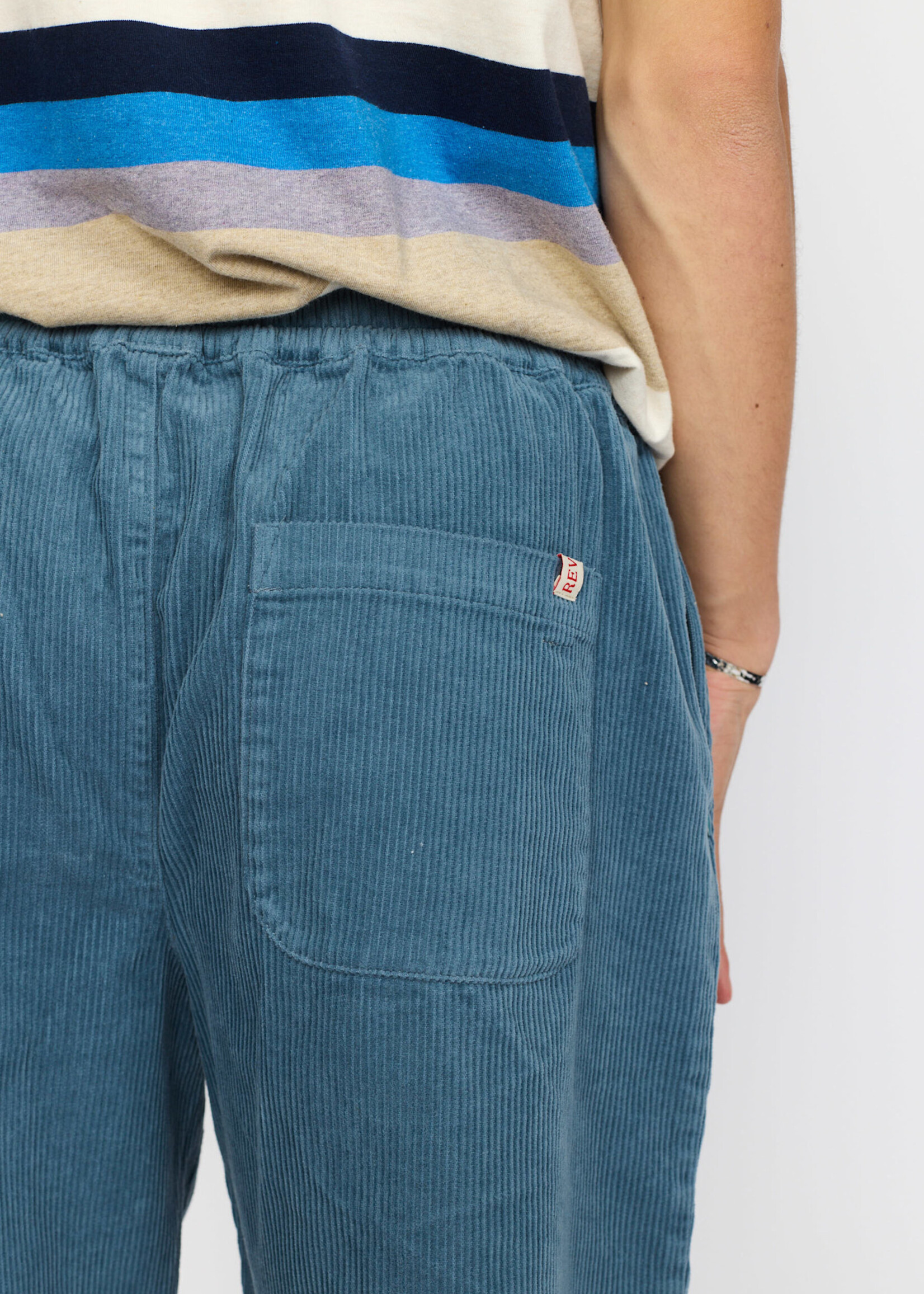 REVOLUTION 4053 Long Casual Shorts
