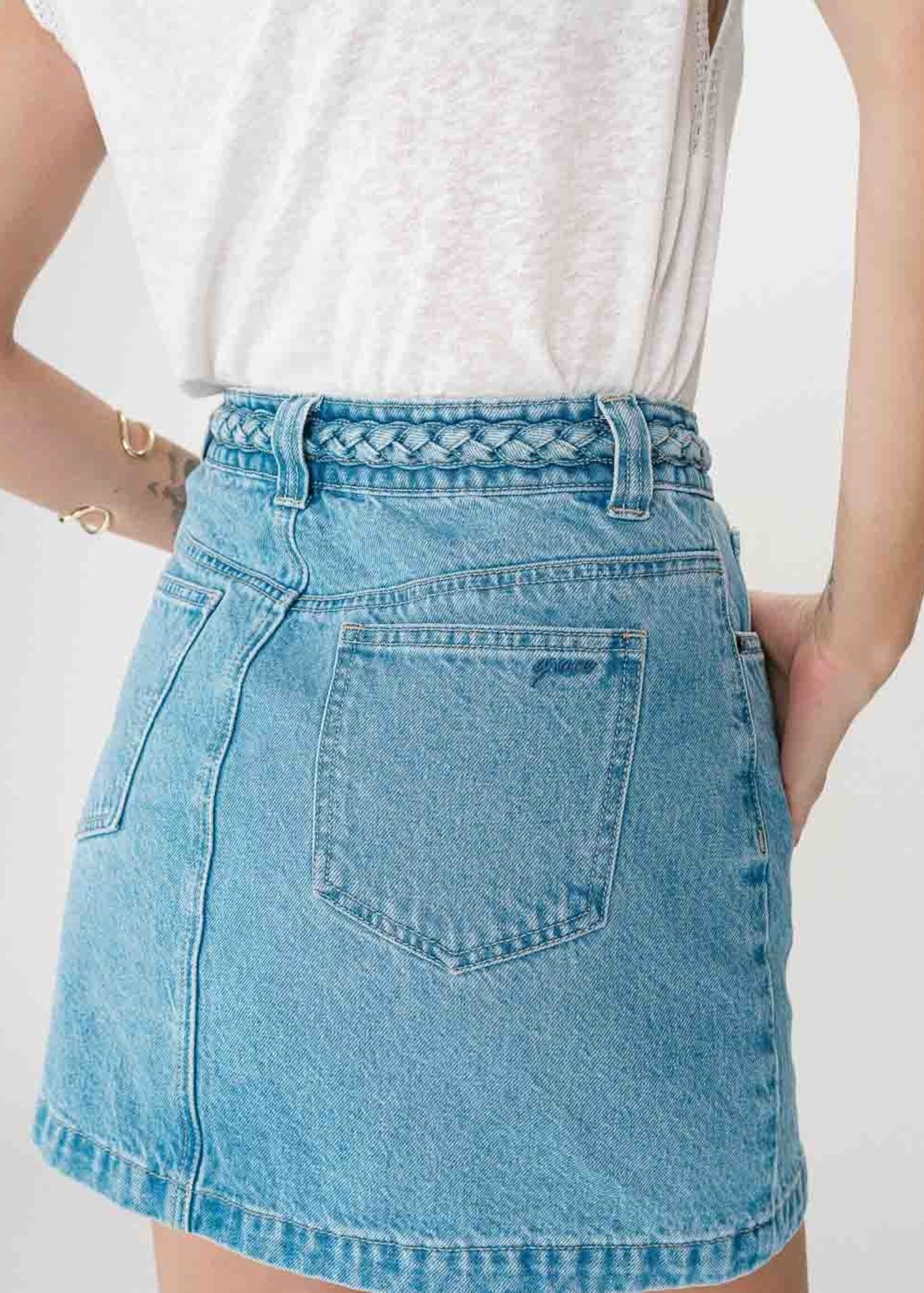 Grace & Mila SS2623008 WHITNEY