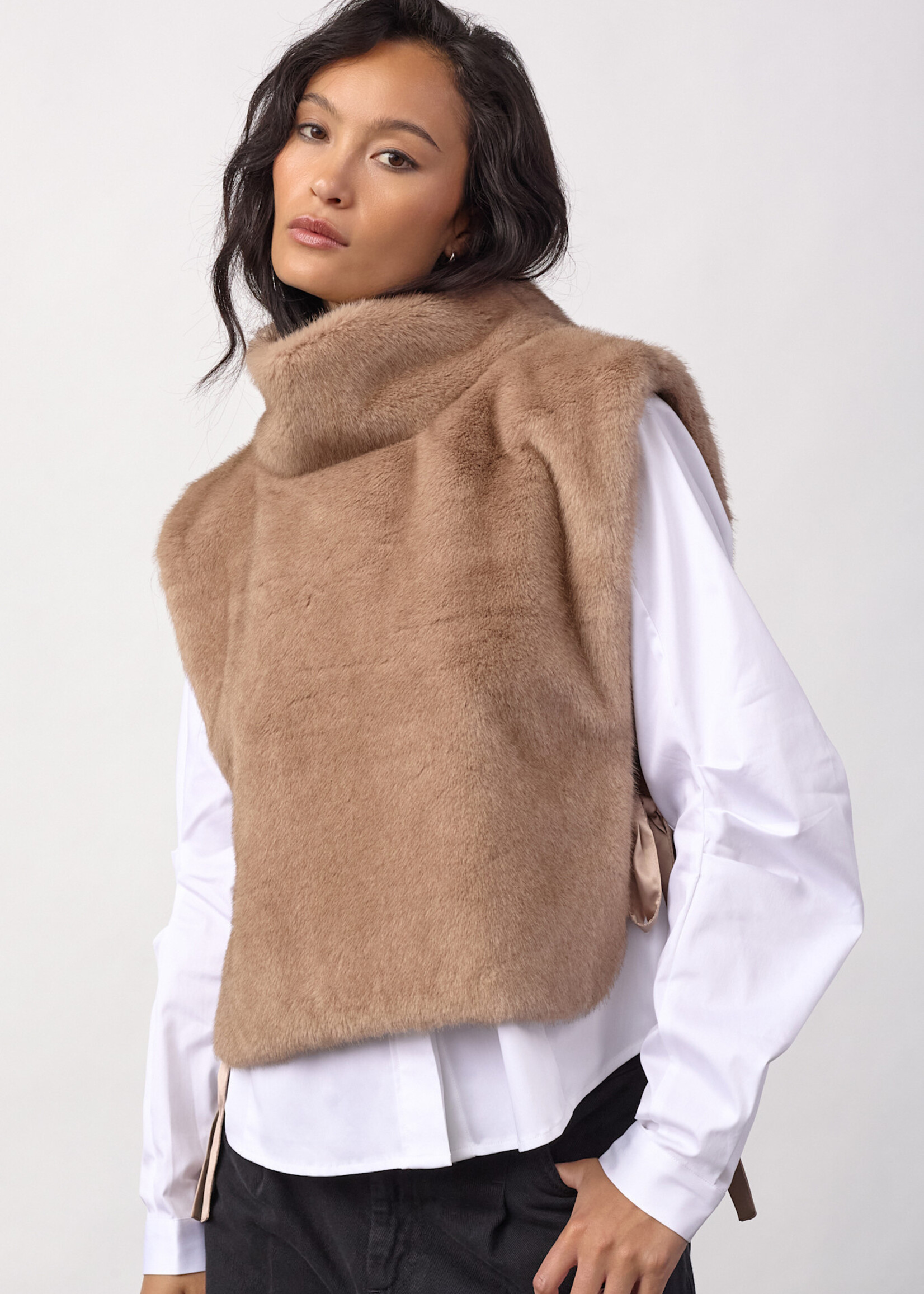 Cocouture FeraCC Faux Collar