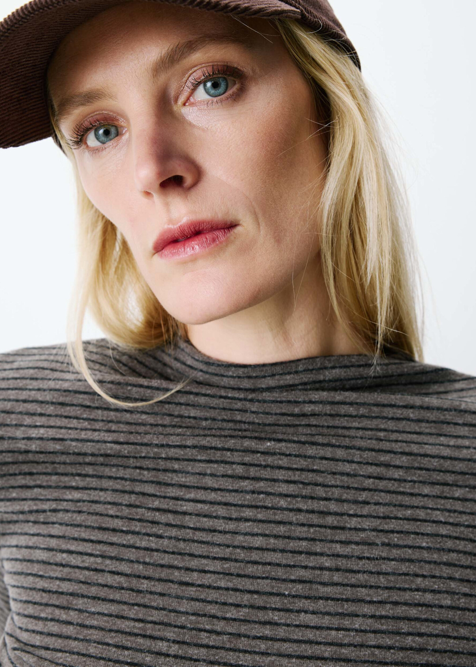 Grace & Mila FW2617111 Aralee