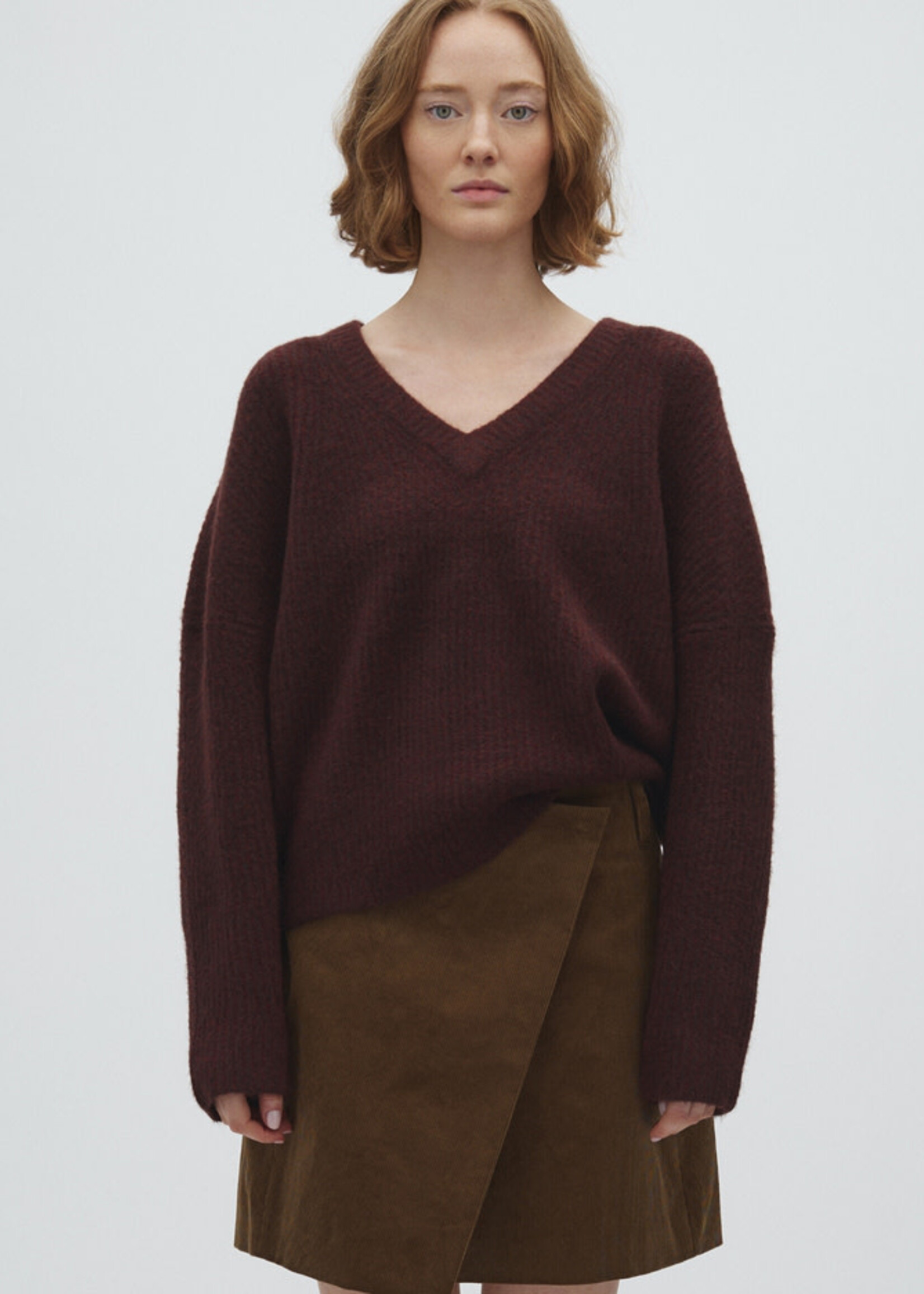 MbyM Gillian V-M Hevelyn