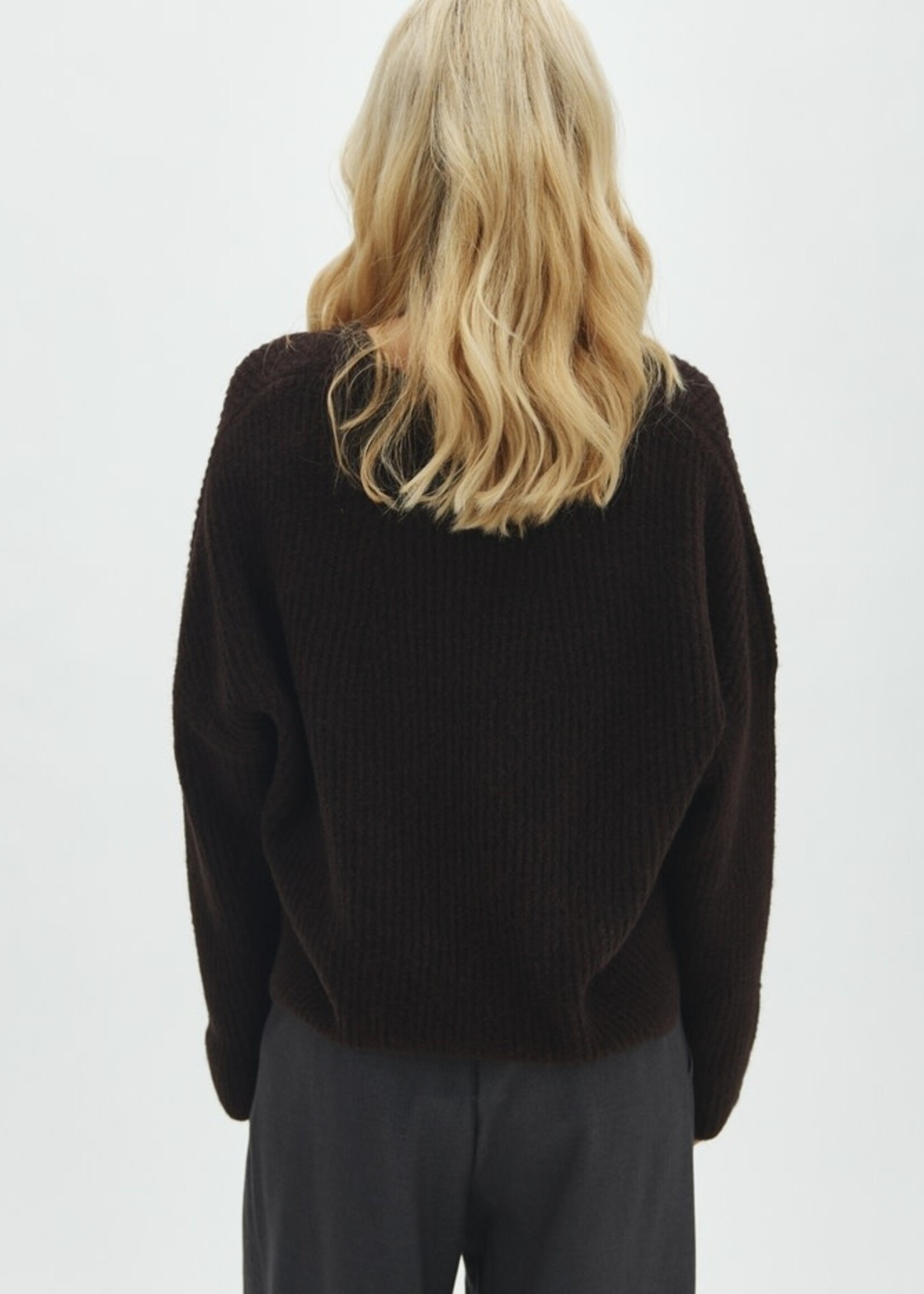 MbyM Gillian V-M Hevelyn