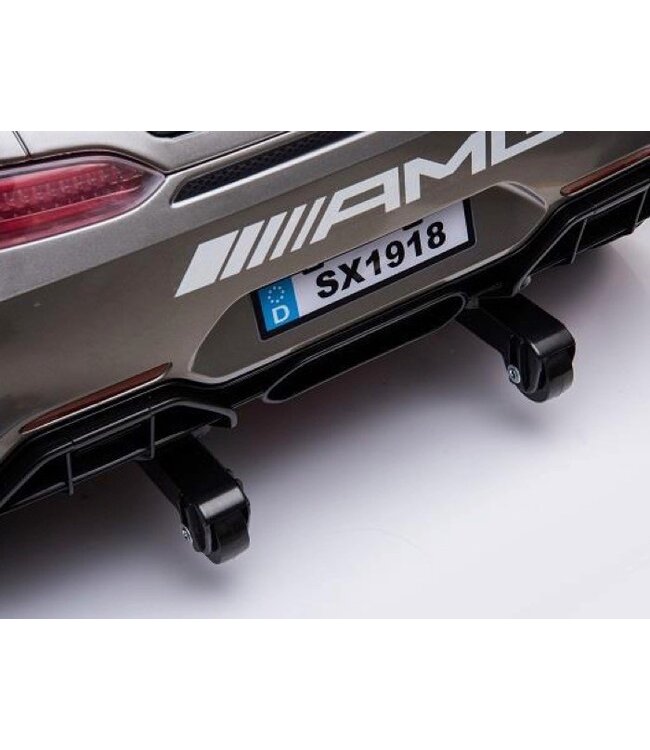 Veículo a bateria Mercedes-Benz GT4 AMG com ecrã MP4 e muito mais!