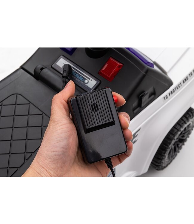 Polizei-Aufsitzauto mit Sirene und echtem Walkie-Talkie