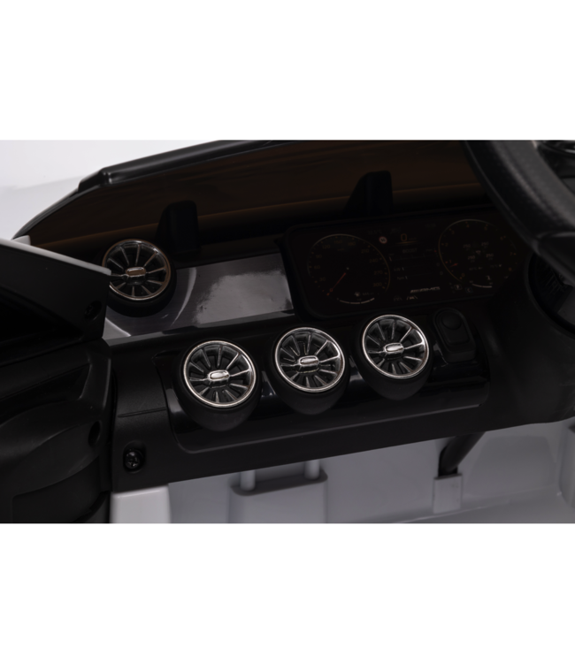 Carro elétrico para criança Mercedes CLA 45 S AMG Carro elétrico para criança de 12 volts com pneus de borracha, banco em pele e muito mais!