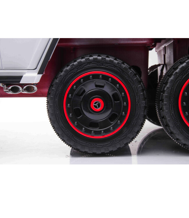 Mercedes-Benz G63 6x6, 12V com pneus de borracha e muito mais!