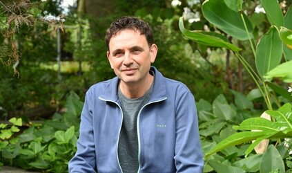 MEDIA |  'Hoveniers grijpen te snel naar mest bij bodemproblemen'