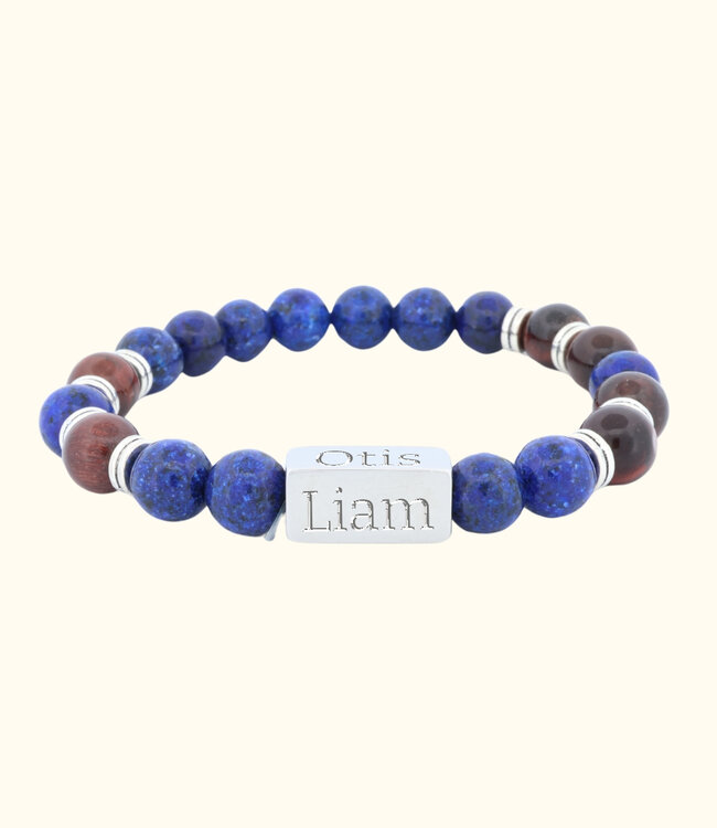 Unieke blauwe kralen armband met vier namen naar keuze