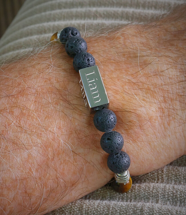 Unieke armband van tijgeroog met vier namen naar keuze