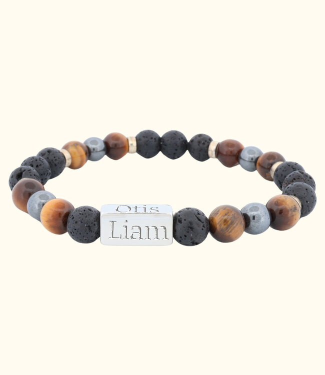 Unieke bruine en zwarte kralen armband met vier namen naar keuze