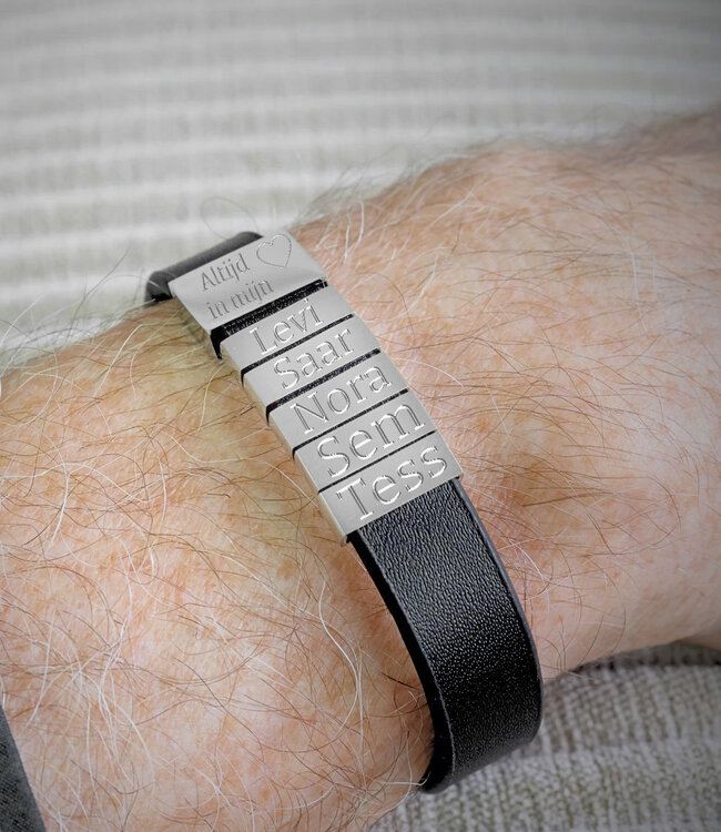 Moderne leren armband met 1 t/m 5 gravure plaatjes voor een persoonlijke boodschap