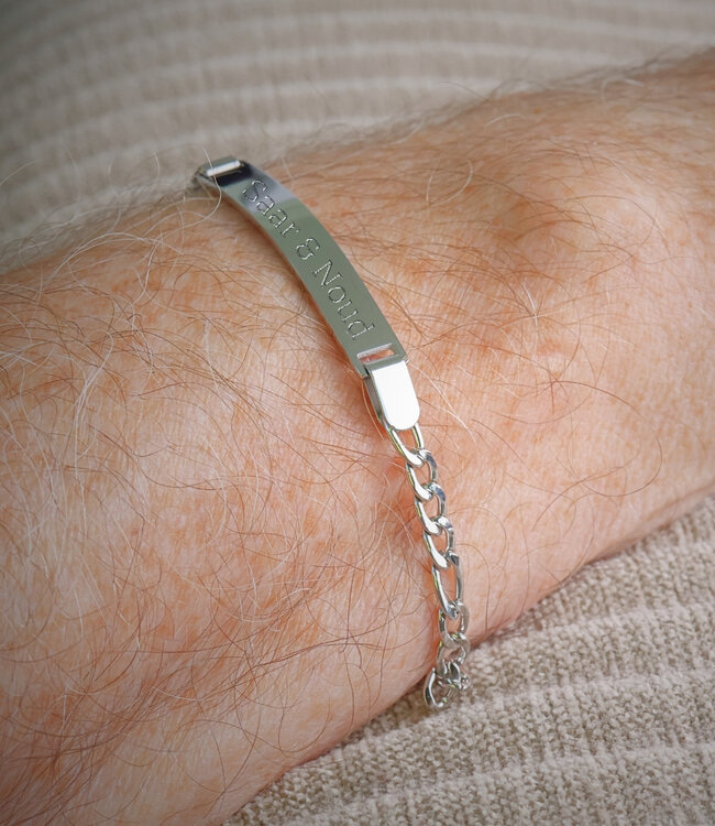 Elegante plaatarmband met figaro schakel en ruimte voor persoonlijke gravering