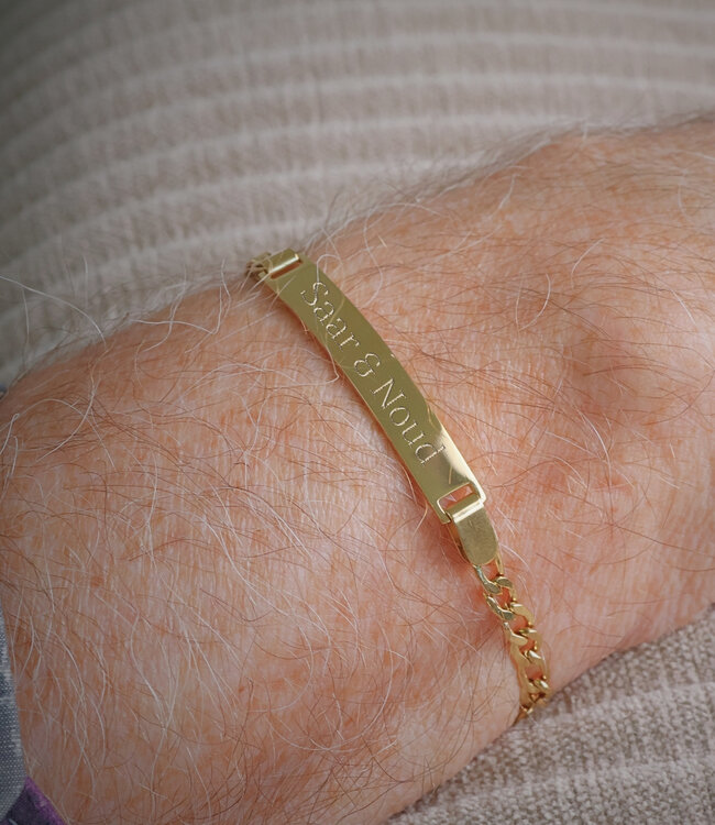 Elegante plaatarmband met figaro schakel en ruimte voor persoonlijke gravering