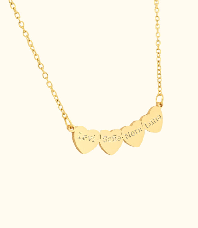 Elegante hartjes ketting met verfijnd design en naamgravering