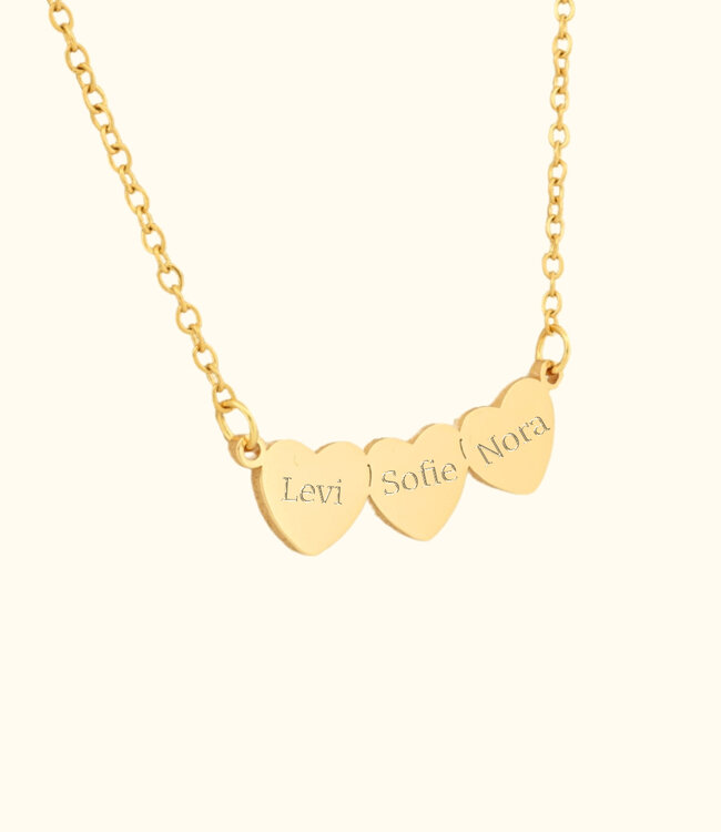 Elegante hartjes ketting met verfijnd design en naamgravering