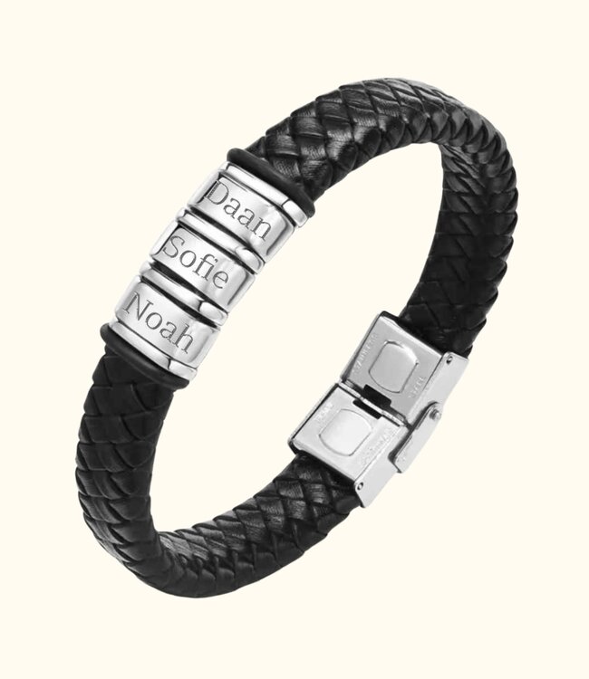 Gevlochten leren armband met 1 t/m 6 graveerplaatjes voor een persoonlijke touch