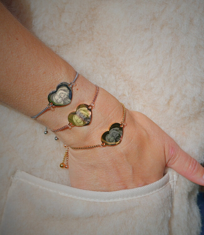 Stijlvolle slide armband met hartvormig graveerplaatje voor persoonlijke gravure