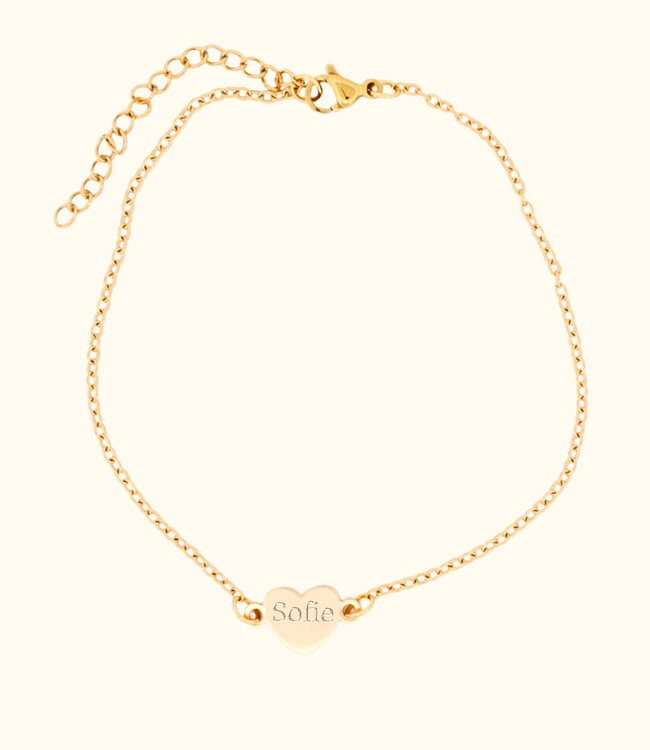 Elegante hartjes armband met verfijnd design en naamgravering