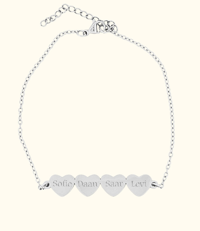 Elegante hartjes armband met verfijnd design en naamgravering