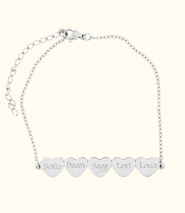 Elegante hartjes armband met verfijnd design en naamgravering
