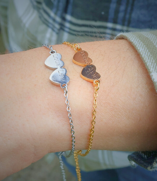 Elegante hartjes armband met verfijnd design en naamgravering