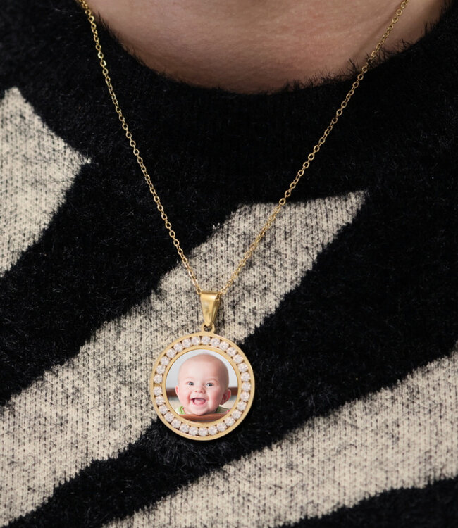 Stijlvolle Foto Ketting Met Ronde Strass Hanger
