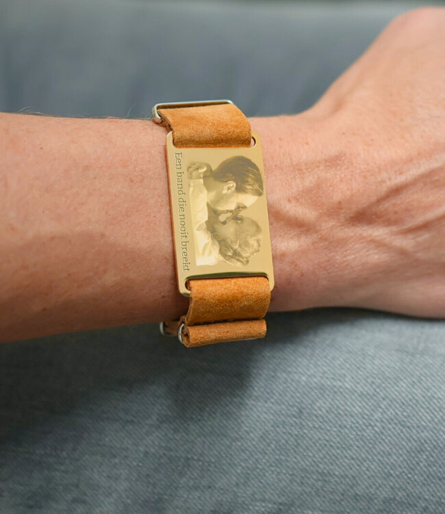 Stijlvolle Heren Armband Van Leer Met Gegraveerde Foto