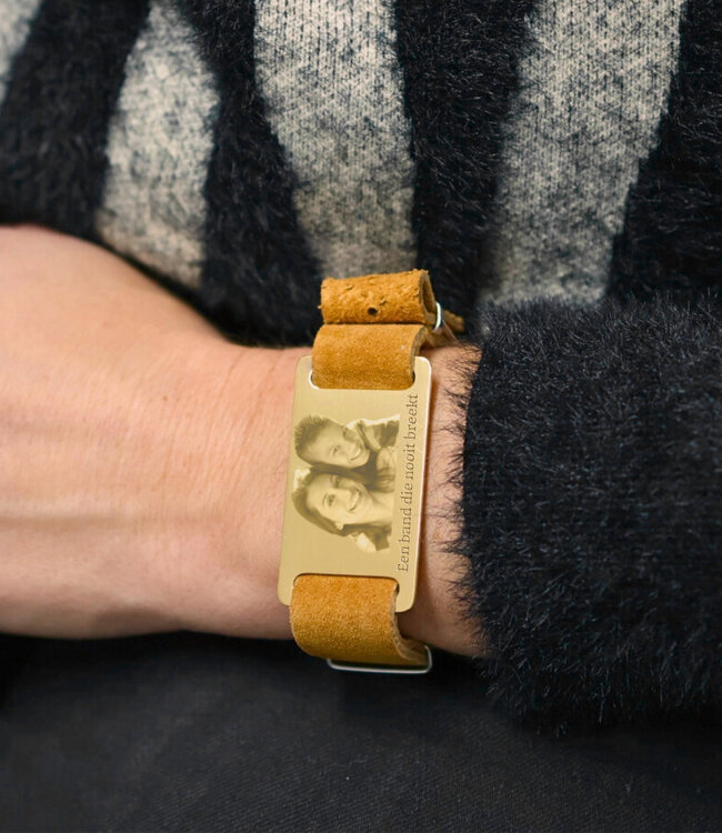 Elegante Dames Armband Van Leer Met Gegraveerde Foto